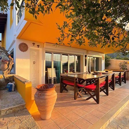 Casa Di Luce Bed and Breakfast Agia Marina  Exteriör bild