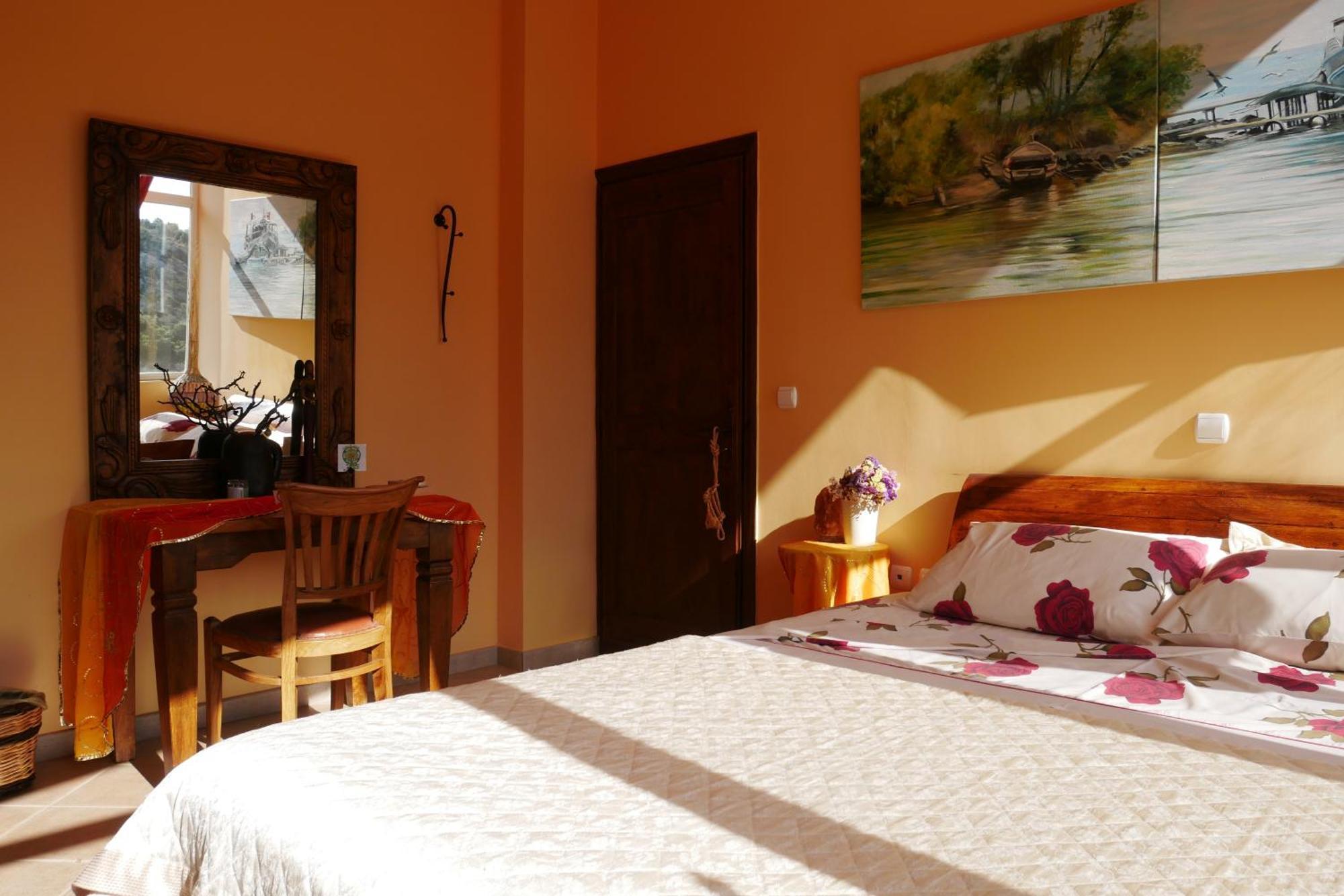 Casa Di Luce Bed and Breakfast Agia Marina  Exteriör bild