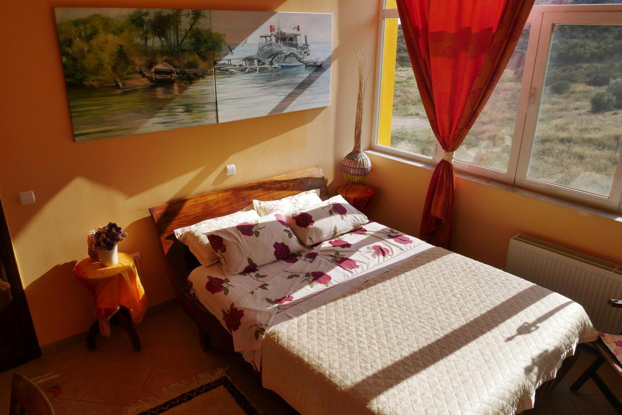 Casa Di Luce Bed and Breakfast Agia Marina  Exteriör bild